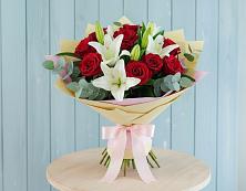 Букет цветов из:  Лилии и Розы в Чонтауле