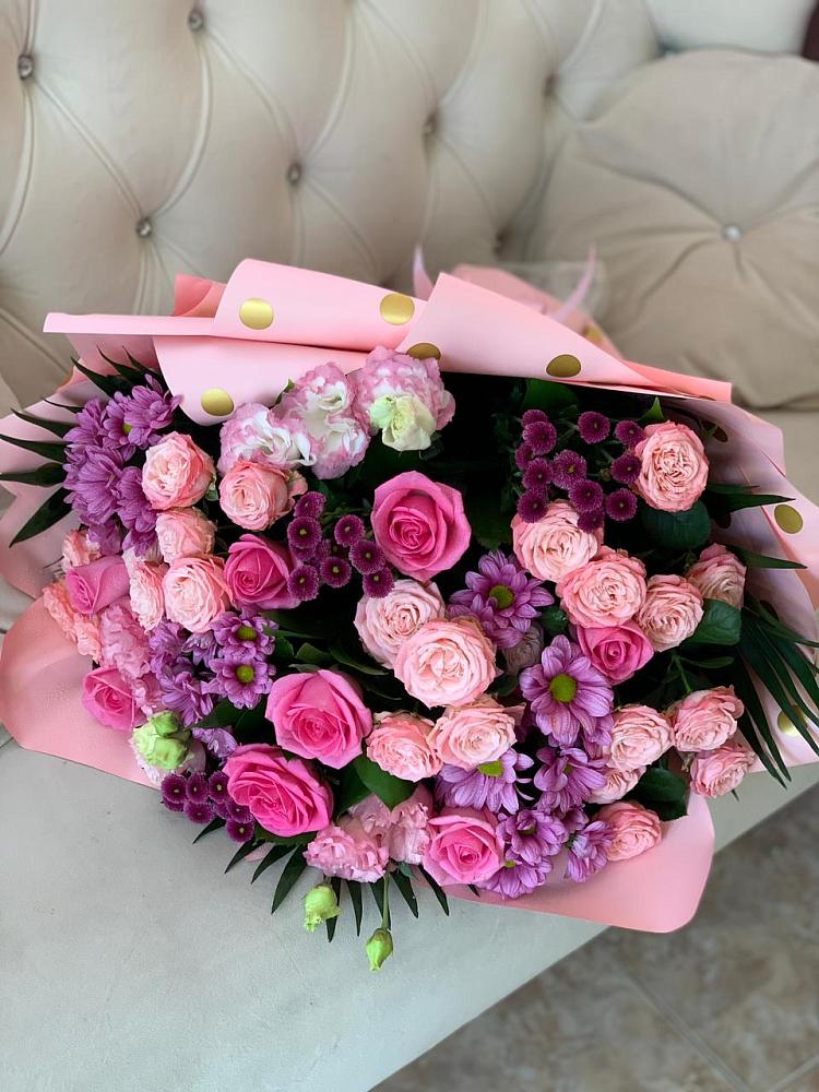 Букет цветов из: Хризантемы, Розы и Лизиантусы в Чонтауле