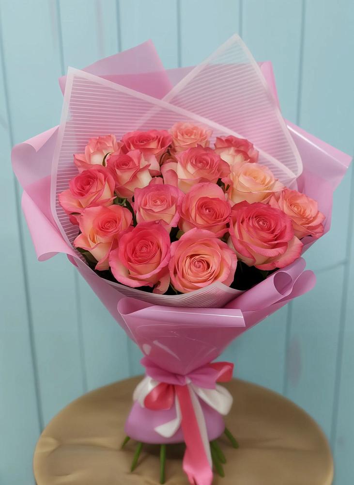 Букет 15 Розовых роз Равель в Чонтауле