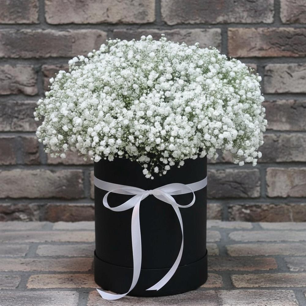 Цветочная композиция из Гипсофила в шляпной коробке в Чонтауле