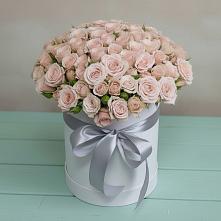 Цветочная композиция из Розы в шляпной коробке в Чонтауле