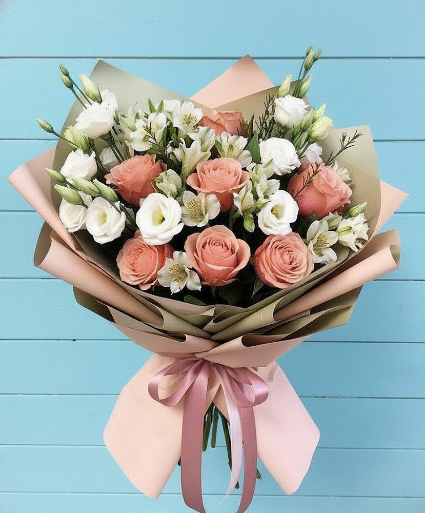 Букет цветов из: Розы, Альстромерии и Лизиантусы в Чонтауле