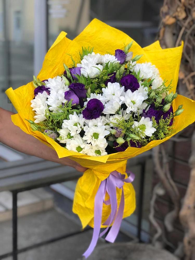 Букет цветов из: Ирисы, Хризантемы и Ромашки в Чонтауле