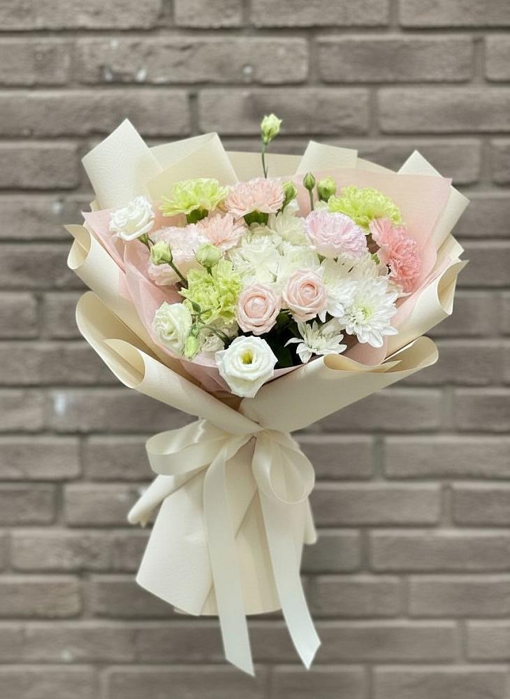 Букет цветов из: Гвоздики, Розы, Лизиантусы и Хризантемы в Чонтауле