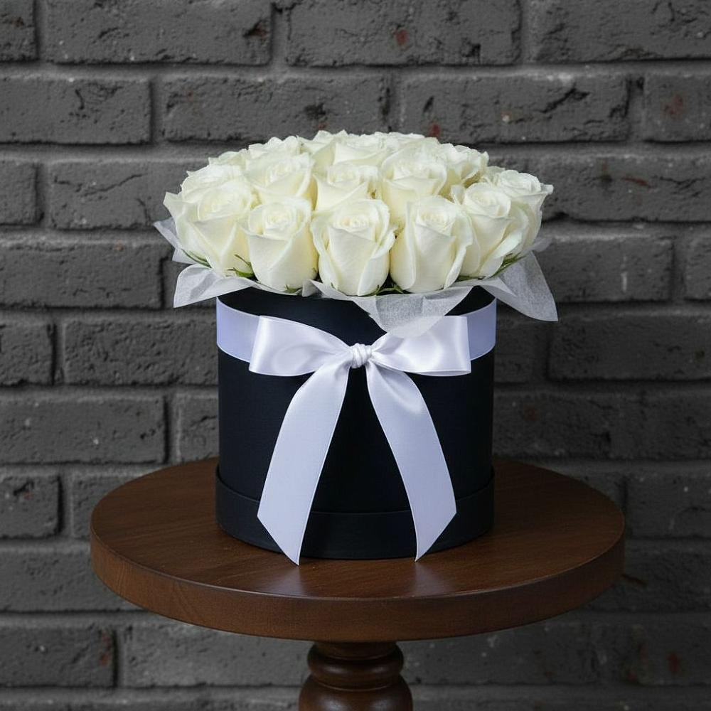 Цветочная композиция из Розы в шляпной коробке в Чонтауле