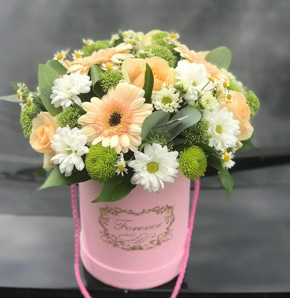 Цветочная композиция из Розы, Герберы и Хризантемы в шляпной коробке в Чонтауле